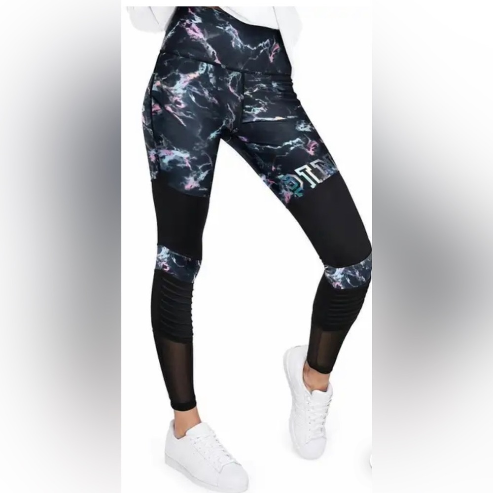❗️Bundle 2 items for discounted shipping! ❗️Victoria’s Secret leggings